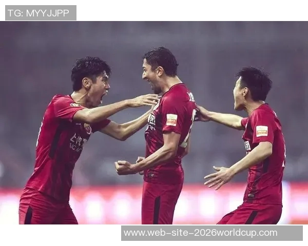 辽宁鸿运迎战上海上港争夺中超联赛关键三分的激烈对决 辽宁鸿运迎战上海上港争夺中超联赛关键三分的激烈对决